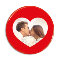 Button med hjerteutskjæring