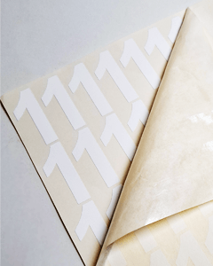 Klistremerkeark med nummer 1 Hvit