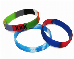 Blandede farger debossed (senket) logo/tekst