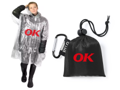 Regnfrakk med logo i liten pose - også med logo på posen