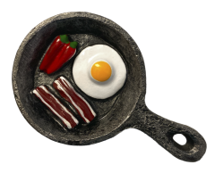 Stekepanne med egg og bacon, kjøleskapsmagnet, 3D brunsjmagnet, 76x47mm