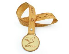 Medalje laget av tre