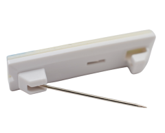 Nål til navneskilt: Hvit holder med sikkerhetsnål (pose med 100 stk.)